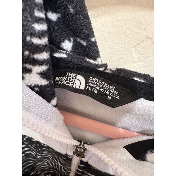 The North Face Black and White Zip Up Sweater Kids Size XL - Picture 3 of 6
